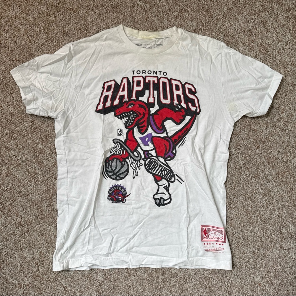 Mitchell and Ness Hardwood Classics Toronto Raptors White Graphic Tee